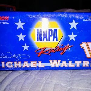 Micheal Waltrip #15 NAPA/STARS AND STRIPS 2001 MONTE CARLO 1:24 scale